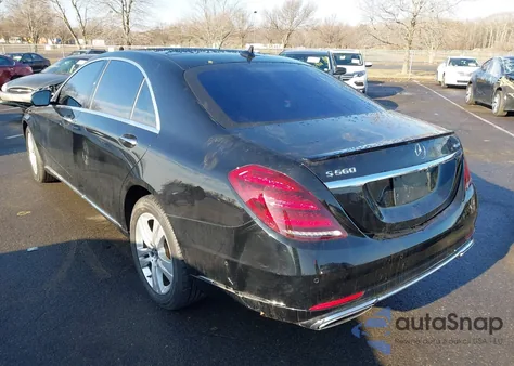 2019 Mercedes-Benz S 560 4Matic z USA, uszkodzony, nr VIN WDDUG8GB8KA452350